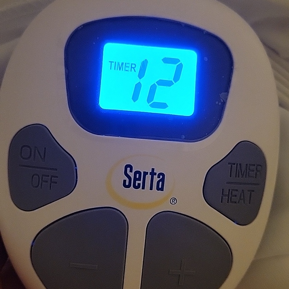 Heated White Quilted Mattress Pad with Controller New - Picture 14 of 15